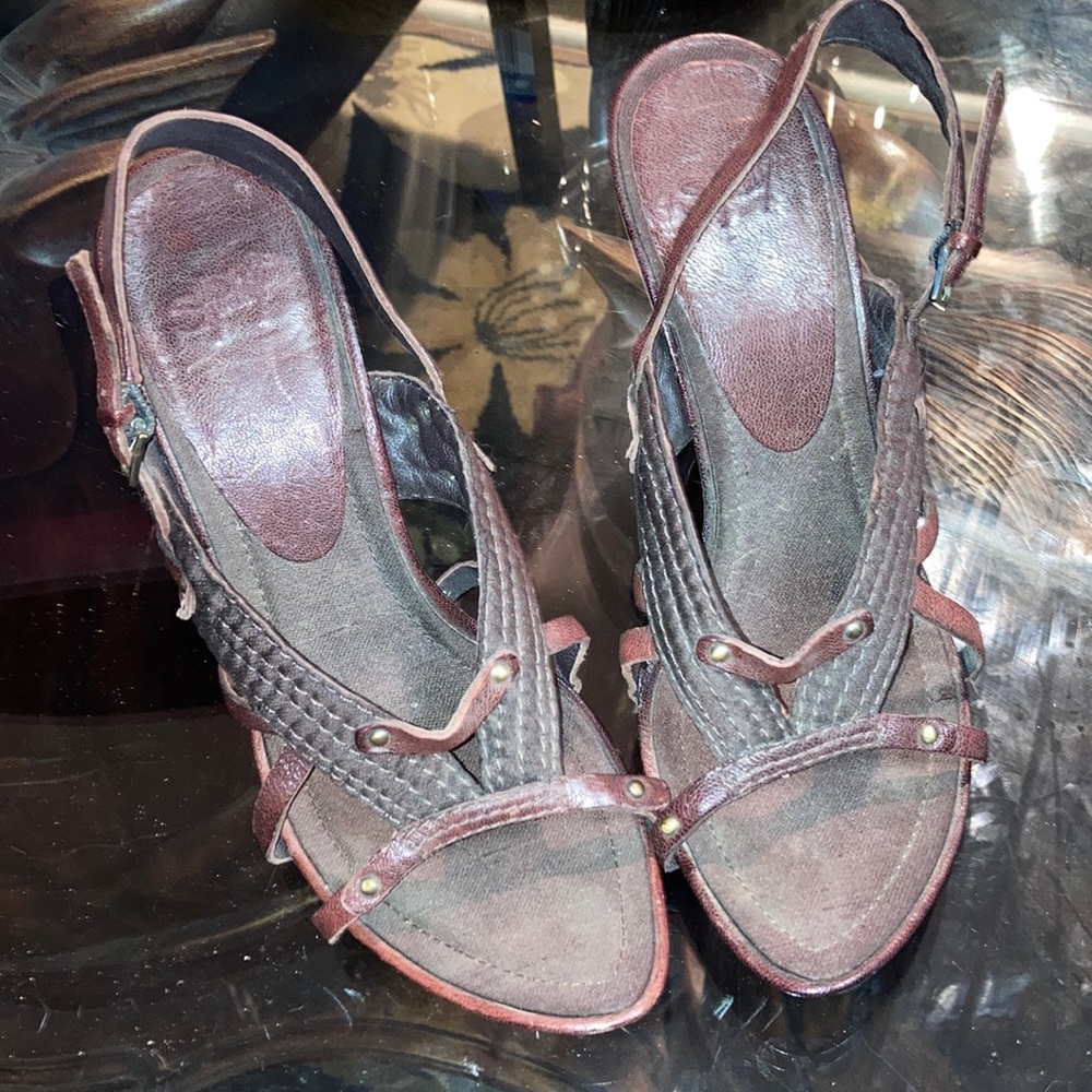 Studio 9 brown leather sandals sz 8